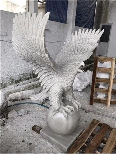Stone Eagle Garden statuer